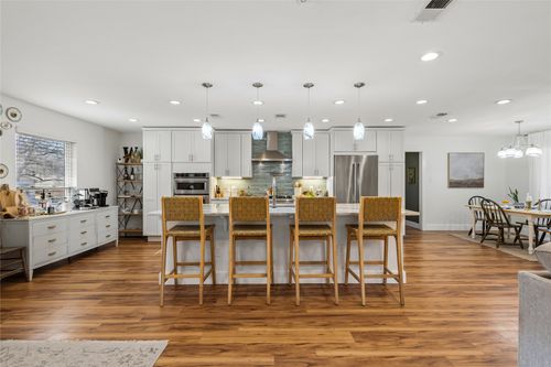 1811 Park Hill Dr, Arlington, TX, 76012-1923 | Card Image