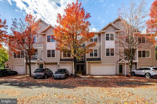 12737 Fair Briar Ln, FAIRFAX, VA, 22033-3850 | Card Image