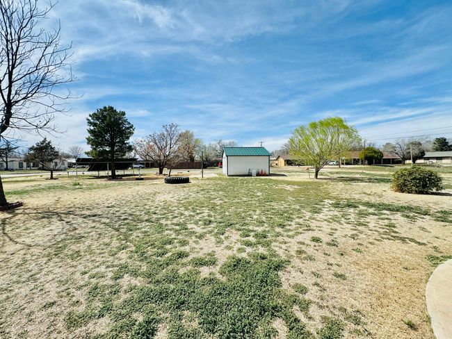 108 W 2 Nd St, House other with 3 bedrooms, 2 bathrooms and null parking in Hale Center TX | Image 22