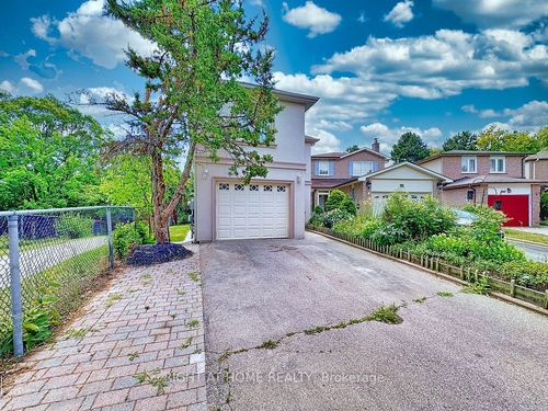 100 Greenbelt Cres, Richmond Hill, ON, L4C5R8 | Card Image