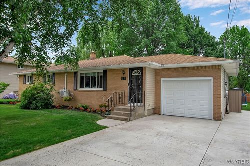 21 Seitz Ave, Lancaster, NY, 14086-1348 | Card Image