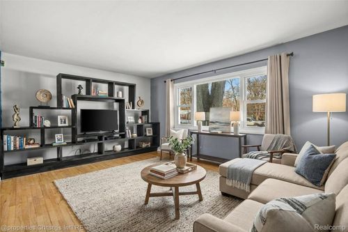 615 W 13 Mile Rd, Royal Oak, MI, 48073-2408 | Card Image