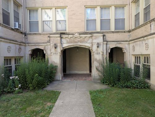 3c-6703 N Greenview Avenue, Chicago, IL, 60626 | Card Image
