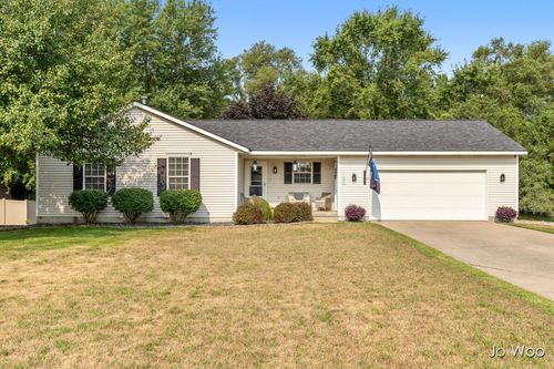 11395 Hunters Meadow Dr, Allendale, MI, 49401-9452 | Card Image