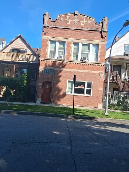 2-r-3053 N Elbridge Ave, Chicago, IL, 60618-6721 | Card Image