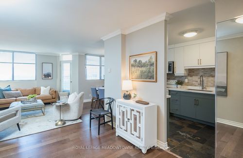 704-81 Millside Dr, Milton, ON, L9T3X4 | Card Image