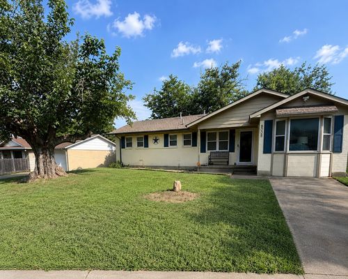 8005 Tumbleweed Trl, White Settlement, TX, 76108-3518 | Card Image