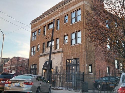 677 Selden St, Detroit, MI, 48201-2284 | Card Image