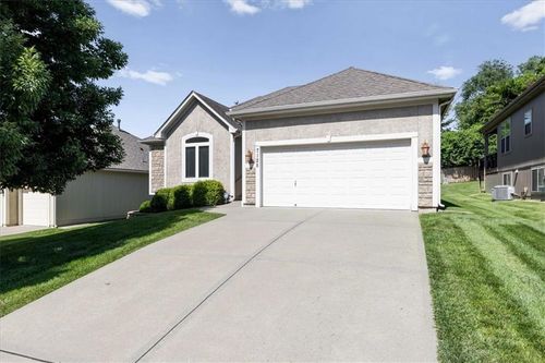 7128 Allman Dr, Shawnee, KS, 66217-8902 | Card Image