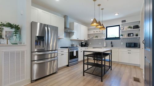 ste-3-402 Cleveland St, Nashville, TN, 37207-5747 | Card Image
