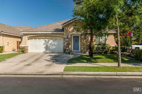 217 Hollyhill Dr, Bakersfield, CA, 93312-7062 | Card Image
