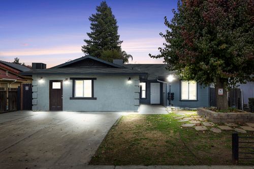 610 S U St, Tulare, CA, 93274-5744 | Card Image