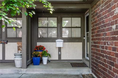 10213 Foster St, Overland Park, KS, 66212-2550 | Card Image