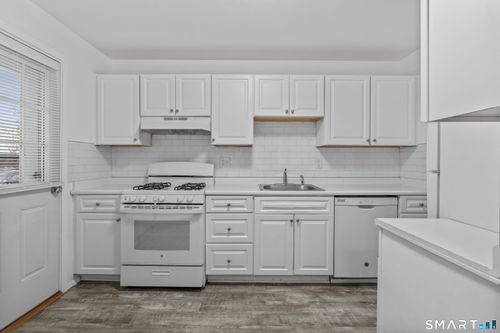 b-27 Hamilton Ct, Stamford, CT, 06902-3581 | Card Image