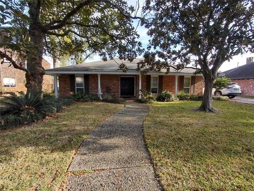 8805 Hermitage Place, River Ridge, LA, 70123 | Card Image