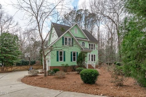 8132 Robincrest Ct, Fuquay Varina, NC, 27526-9582 | Card Image