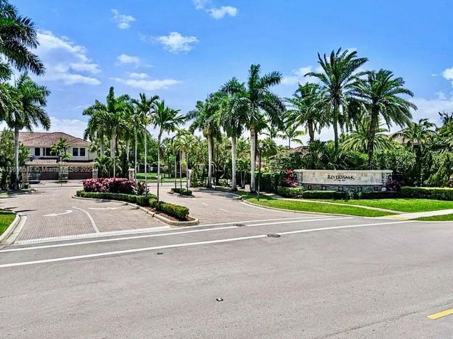 119 Riverwalk Cir E, Townhouse with 3 bedrooms, 3 bathrooms and null parking in Plantation FL | Image 28