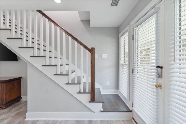 stairs to loft | Image 24