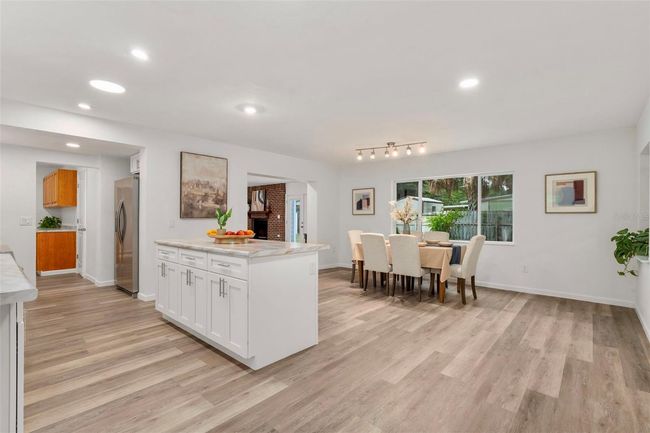 1604 Ne 7 Th St, House other with 5 bedrooms, 3 bathrooms and null parking in Gainesville FL | Image 14