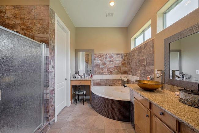610 Wrangler Rd, Home with 4 bedrooms, 3 bathrooms and 2 parking in Wallis TX | Image 45