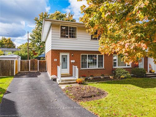 82 Fairway Dr, Hamilton, ON, L8K5L7 | Card Image