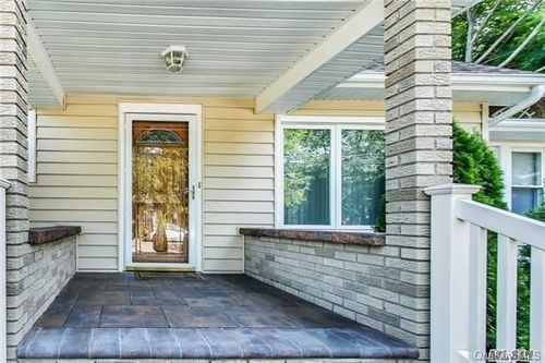 2 Twain St, North Baldwin, NY, 11510-2340 | Card Image