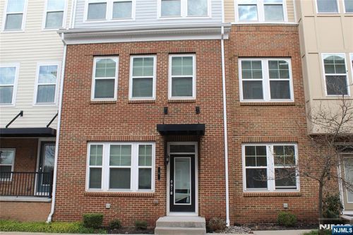 6 Bond St, North Brunswick, NJ, 08902-5035 | Card Image