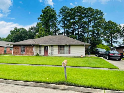 305 Celeste Dr, Baker, LA, 70714-4113 | Card Image