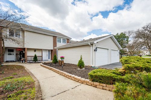 30W447 Fairway Dr, Naperville, IL, 60563-9165 | Card Image