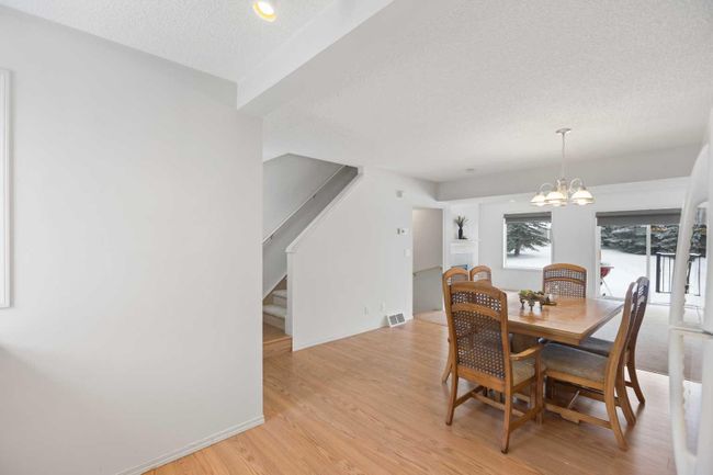 30 - 200 Hidden Hills Terrace Nw, Home with 2 bedrooms, 1 bathrooms and 2 parking in Calgary AB | Image 12