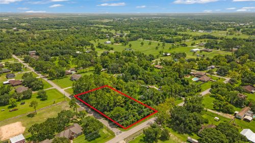 32 32nd St, Santa Fe, TX, 77510 | Card Image
