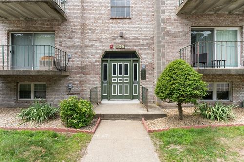 apt-3-106 Oak Ln, Brockton, MA, 02301-0921 | Card Image