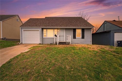 4115 E Linwood Blvd, Kansas City, MO, 64128-2137 | Card Image