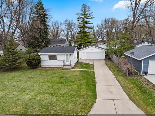 530 Morris Avenue, Ashwaubenon, WI, 54304 | Card Image