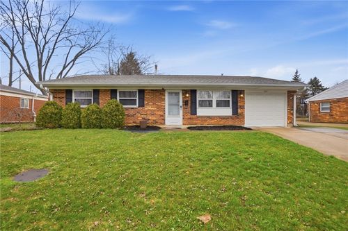 7317 Cosner Dr, Huber Heights, OH, 45424-3340 | Card Image