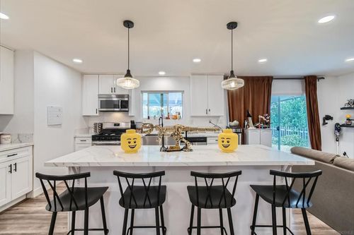 284 Middlebush Dr, San Diego, CA, 92114-6119 | Card Image