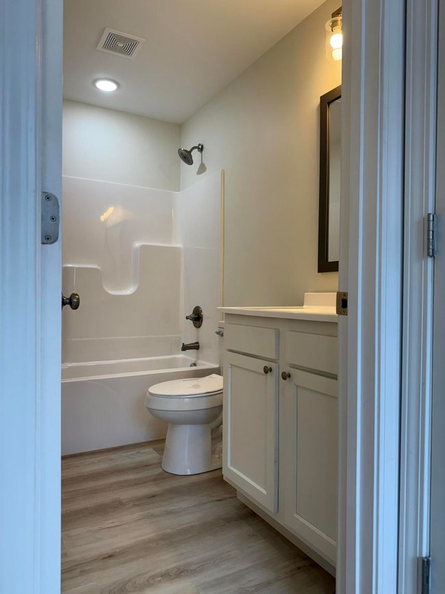 Guest Bath | Image 16