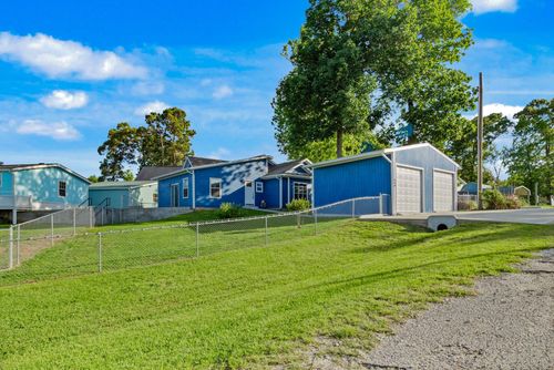 400 E Woodland Shores Dr, Pointblank, TX, 77364 | Card Image