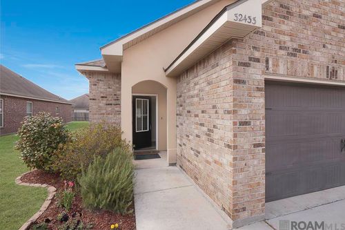 32433 Curtis Cv, Denham Springs, LA, 70706-2915 | Card Image