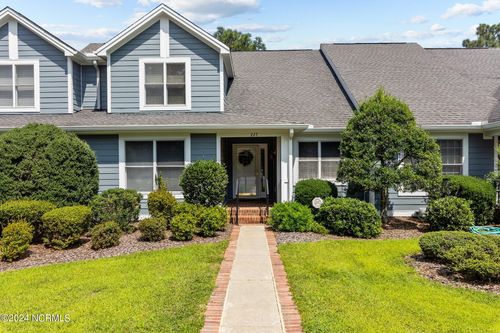 227 N Knoll Rd, Southern Pines, NC, 28387-2936 | Card Image