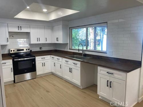 31242 Emperor Dr, Canyon Lake, CA, 92587-7742 | Card Image