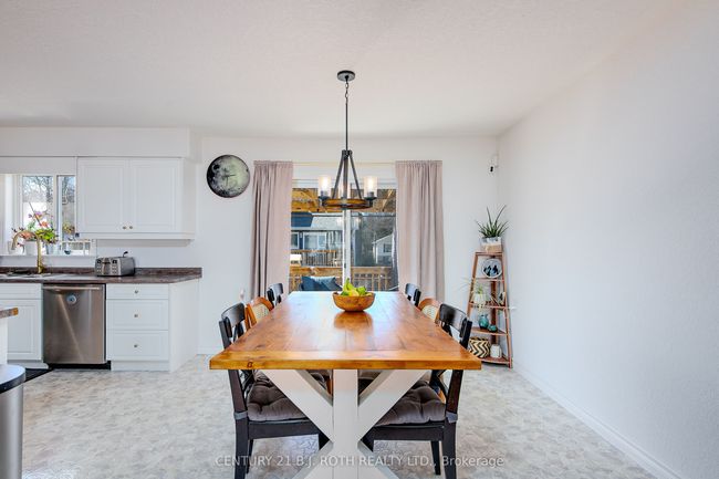 60 Riverdale Dr, House other with 5 bedrooms, 4 bathrooms and 4 parking in Wasaga Beach ON | Image 7