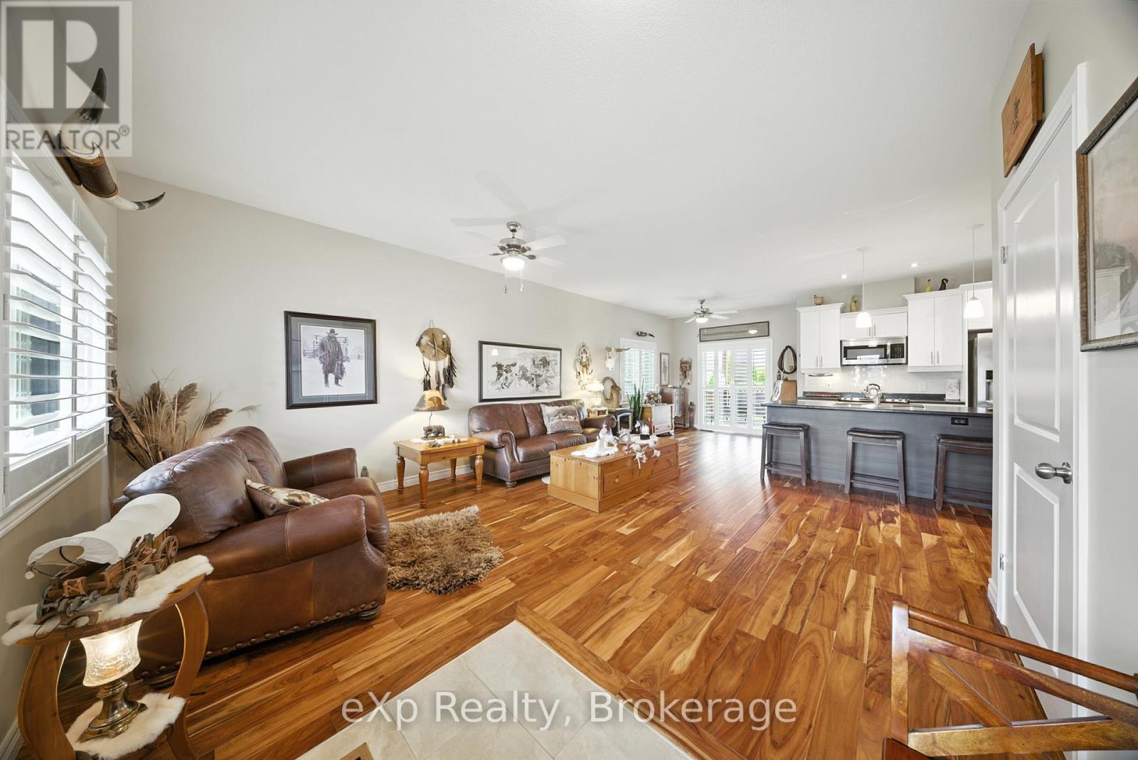 Residential in Norfolk (Simcoe) 2