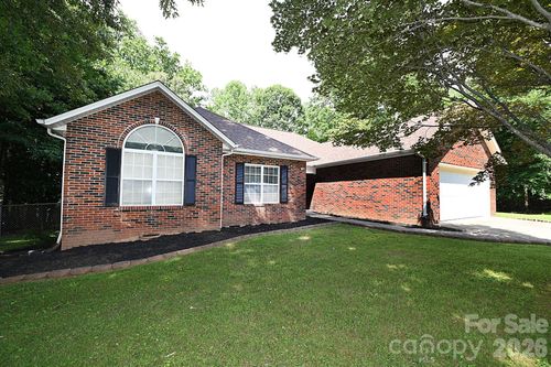 1035 E 24th St, Newton, NC, 28658-1924 | Card Image