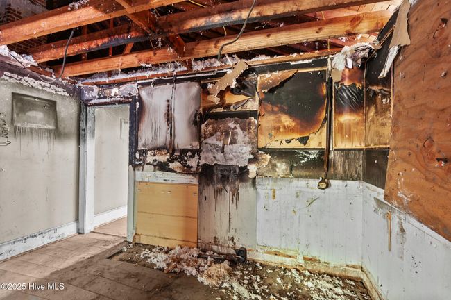 Kitchen | Image 13