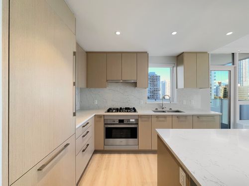 8xx-5938 Olive Avenue, Burnaby, BC, V5H0M6 | Card Image