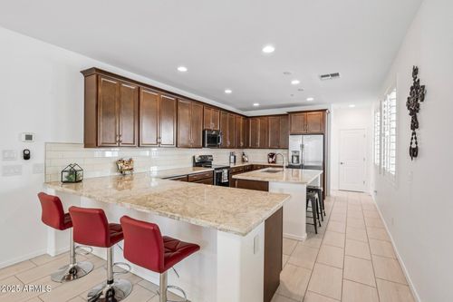 1743 E Bridgeport Pkwy, Gilbert, AZ, 85295-6020 | Card Image