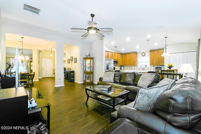 816 Bonaparte Landing Blvd, House other with 3 bedrooms, 2 bathrooms and null parking in JACKSONVILLE FL | Image 9