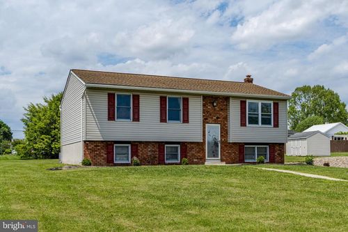 221 W Hamilton Ave, MYERSTOWN, PA, 17067-2360 | Card Image