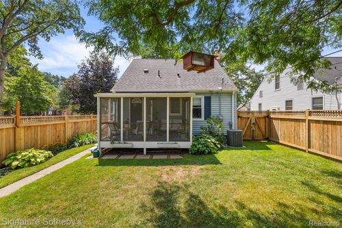 2110 Dorothea Rd, Berkley, MI, 48072-1810 | Card Image
